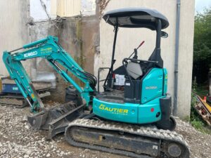 Matériel TP & Mini-pelle 4 Mini-pelle proposée à la location par Gautier Location