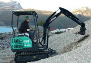 Matériel TP & Mini-pelle 9 Mini-pelle proposée à la location par Gautier Location