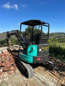 Matériel TP & Mini-pelle 6 Mini-pelle proposée à la location par Gautier Location