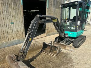 Matériel TP & Mini-pelle 8 Mini-pelle proposée à la location par Gautier Location