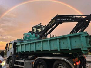Camion benne proposé à la location par Gautier Location